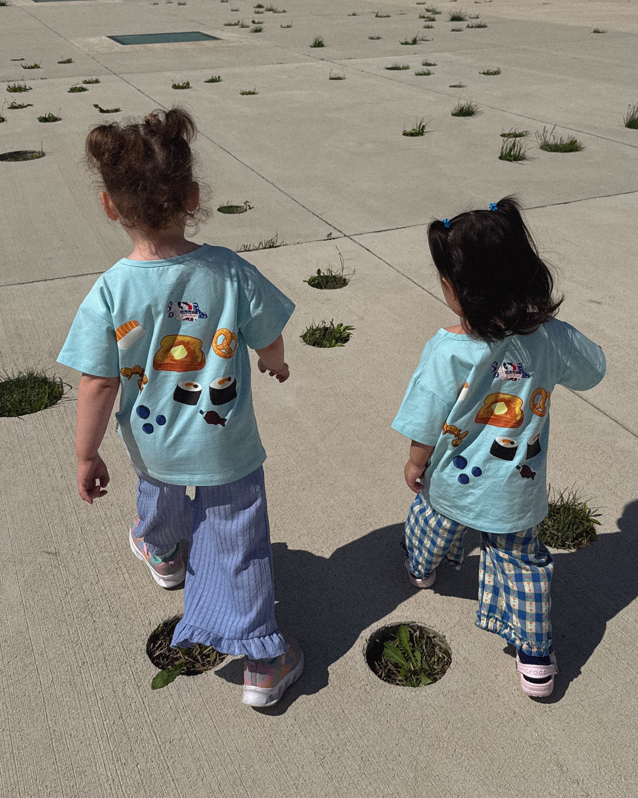 SNACKS & NAPS TEE